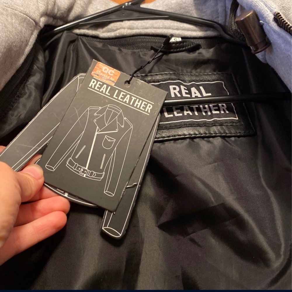 Leather Jacket (Authentic) - Picture 6 of 10